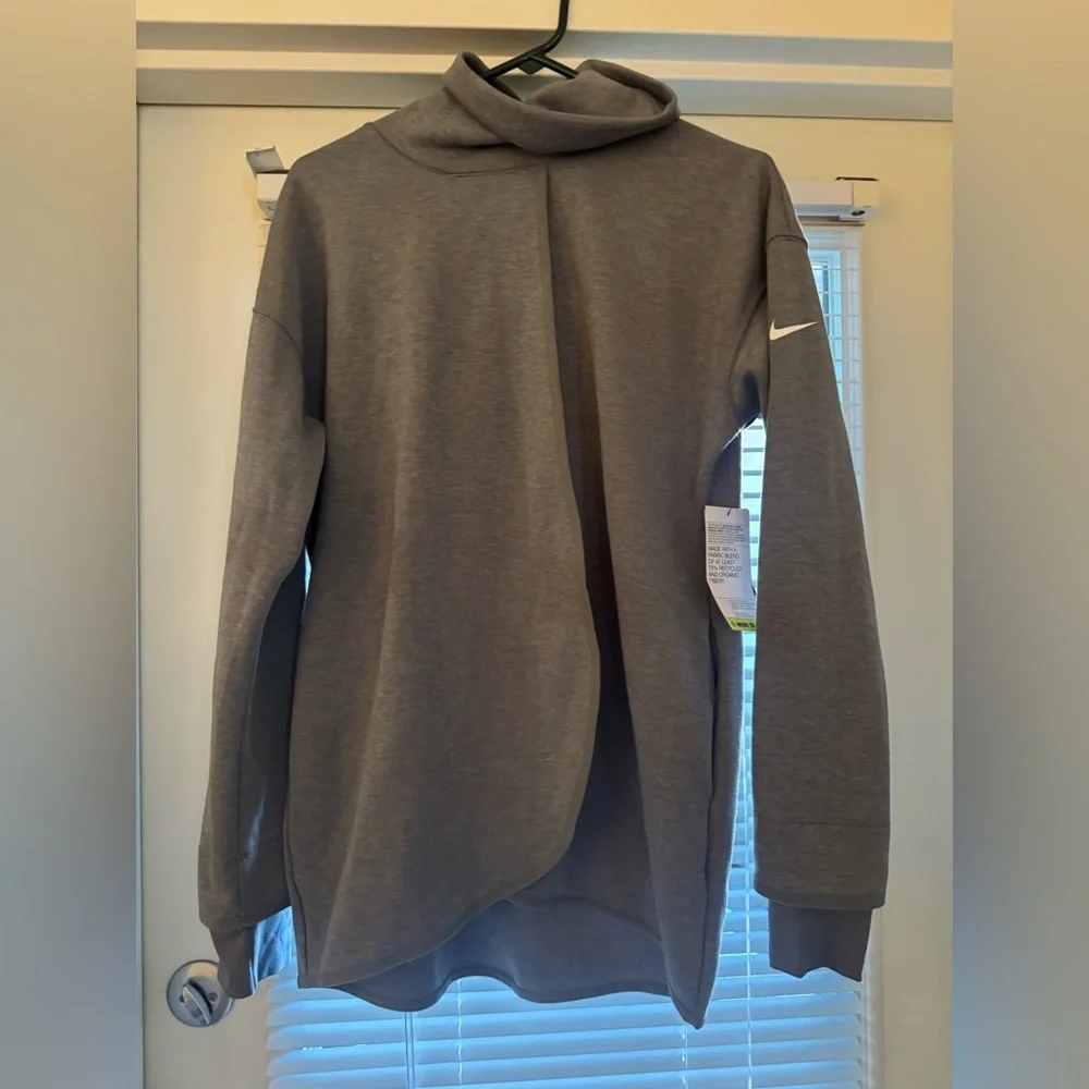 Women's Nike Maternity Reversible Pullover - Picture 5 of 7